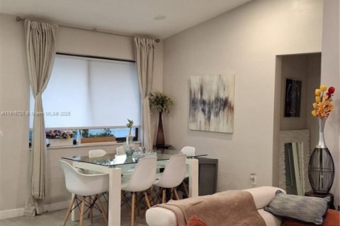 Купить виллу или дом в Майами, Флорида 3 спальни, 108.42м2, № 1973670 - фото 18