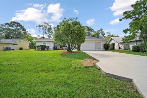 House in Palm Coast, Florida 3 bedrooms, 197.51 sq.m. № 1884825 - photo 3