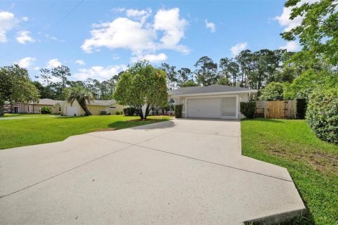 House in Palm Coast, Florida 3 bedrooms, 197.51 sq.m. № 1884825 - photo 2