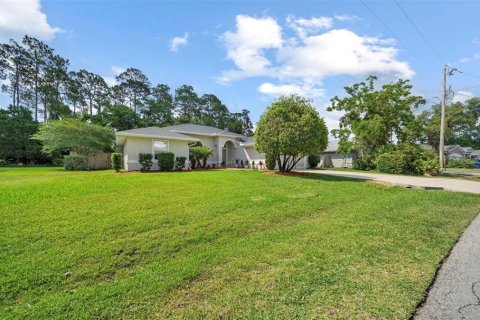 House in Palm Coast, Florida 3 bedrooms, 197.51 sq.m. № 1884825 - photo 4