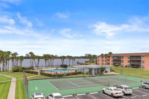 Condo in Daytona Beach, Florida, 2 bedrooms  № 2107059 - photo 18