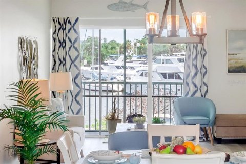 Condo in Daytona Beach, Florida, 2 bedrooms  № 2107059 - photo 3