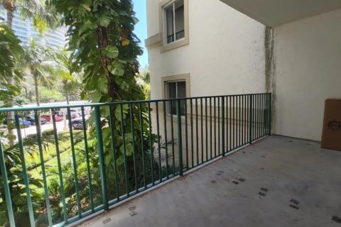 Купить кондоминиум в Авентура, Флорида 1 спальня, 84.91м2, № 2051914 - фото 11
