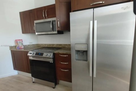 Купить кондоминиум в Авентура, Флорида 1 спальня, 84.91м2, № 2051914 - фото 2