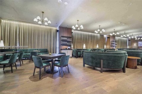 Condominio en alquiler en Miami, Florida, 1 dormitorio, 55.56 m2 № 2053131 - foto 13