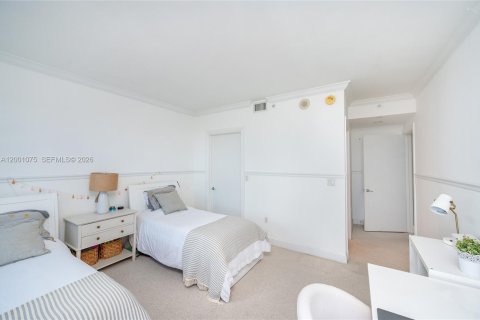 Condo in Key Biscayne, Florida, 2 bedrooms  № 2170213 - photo 22