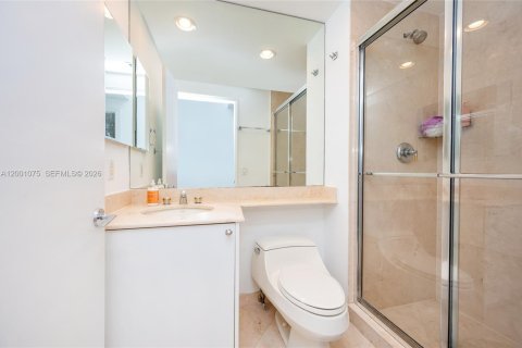 Condo in Key Biscayne, Florida, 2 bedrooms  № 2170213 - photo 23