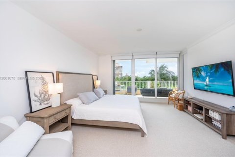Condo in Key Biscayne, Florida, 2 bedrooms  № 2170213 - photo 16