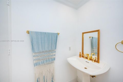 Condo in Key Biscayne, Florida, 2 bedrooms  № 2170213 - photo 20