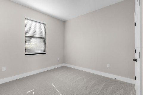 House in Dover, Florida 3 bedrooms, 156.08 sq.m. № 2229830 - photo 11