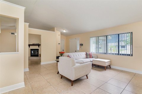Villa ou maison à vendre à Palm Bay, Floride: 3 chambres, 171.68 m2 № 1894381 - photo 5