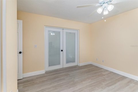 Villa ou maison à vendre à Palm Bay, Floride: 3 chambres, 171.68 m2 № 1894381 - photo 24