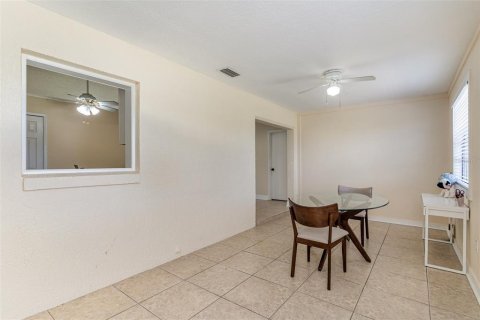 Villa ou maison à vendre à Palm Bay, Floride: 3 chambres, 171.68 m2 № 1894381 - photo 14