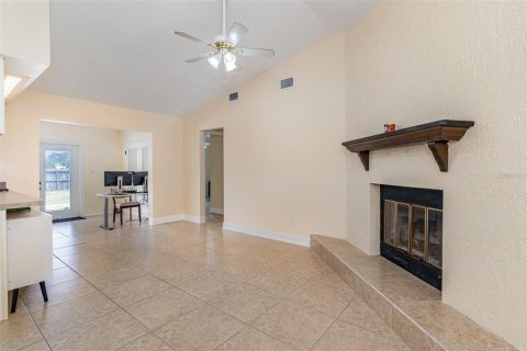 Villa ou maison à vendre à Palm Bay, Floride: 3 chambres, 171.68 m2 № 1894381 - photo 9
