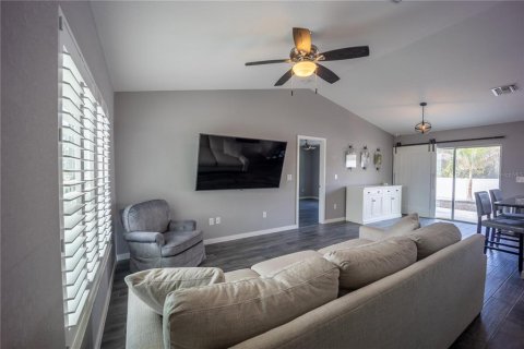 House in North Port, Florida 3 bedrooms, 120.77 sq.m. № 1526496 - photo 14