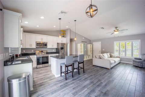 House in North Port, Florida 3 bedrooms, 120.77 sq.m. № 1526496 - photo 6