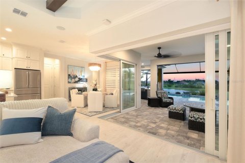 House in Englewood, Florida 4 bedrooms, 270.16 sq.m. № 2393625 - photo 27