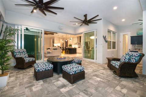 House in Englewood, Florida 4 bedrooms, 270.16 sq.m. № 2393625 - photo 26
