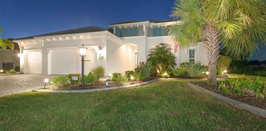 House in Englewood, Florida 4 bedrooms, 270.16 sq.m. № 2393625
