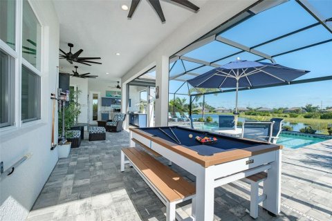 House in Englewood, Florida 4 bedrooms, 270.16 sq.m. № 2393625 - photo 23