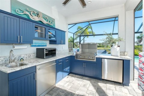 House in Englewood, Florida 4 bedrooms, 270.16 sq.m. № 2393625 - photo 18