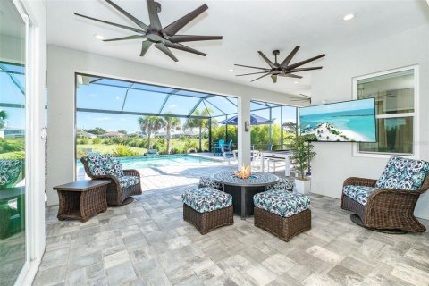 House in Englewood, Florida 4 bedrooms, 270.16 sq.m. № 2393625 - photo 17