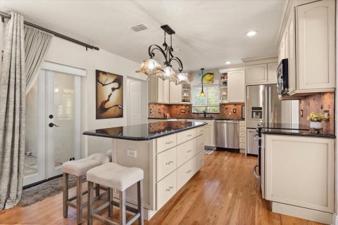 House in Orlando, Florida 3 bedrooms, 169.55 sq.m. № 1745157 - photo 12