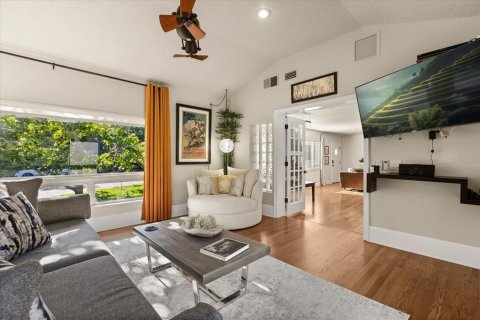 House in Orlando, Florida 3 bedrooms, 169.55 sq.m. № 1745157 - photo 11