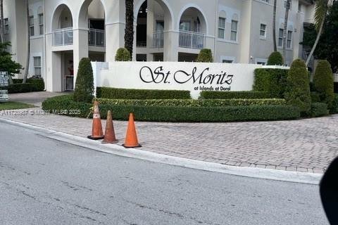 Condo in Doral, Florida, 2 bedrooms  № 1472550 - photo 1