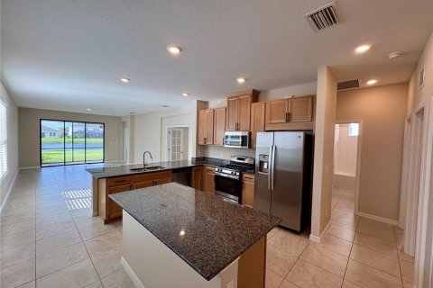 Casa en alquiler en Bradenton, Florida, 3 dormitorios, 165.74 m2 № 1813676 - foto 2
