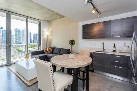 Condominio en alquiler en Miami, Florida, 1 dormitorio, 48.87 m2 № 1958880 - foto 1