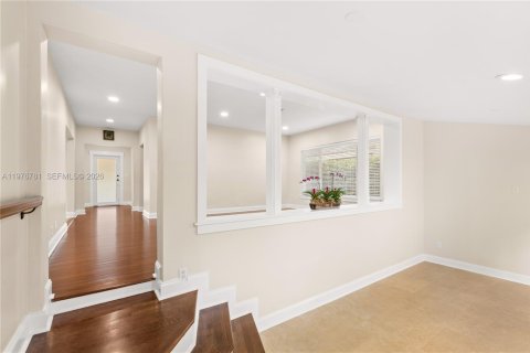 House in Coral Gables, Florida 2 bedrooms, 115.2 sq.m. № 2040578 - photo 28