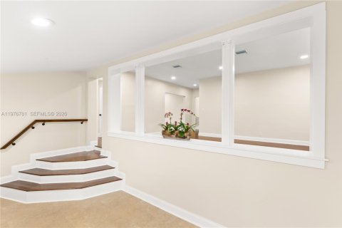 House in Coral Gables, Florida 2 bedrooms, 115.2 sq.m. № 2040578 - photo 30