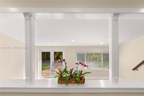 House in Coral Gables, Florida 2 bedrooms, 115.2 sq.m. № 2040578 - photo 25