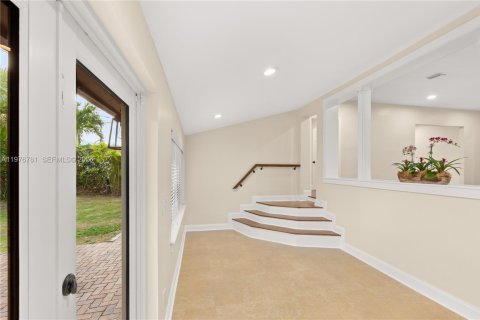 House in Coral Gables, Florida 2 bedrooms, 115.2 sq.m. № 2040578 - photo 29