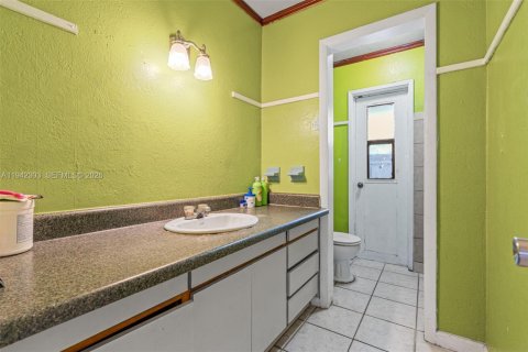 House in Pompano Beach, Florida 3 bedrooms, 116.96 sq.m. № 2007622 - photo 20