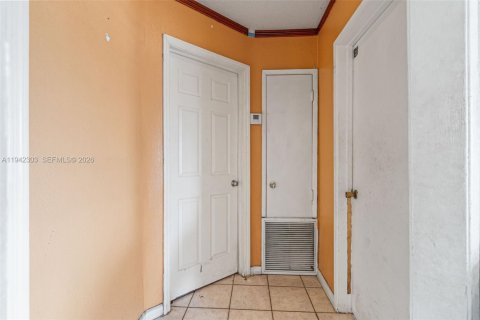 House in Pompano Beach, Florida 3 bedrooms, 116.96 sq.m. № 2007622 - photo 15