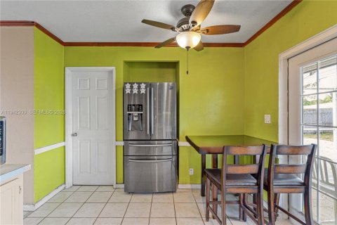 House in Pompano Beach, Florida 3 bedrooms, 116.96 sq.m. № 2007622 - photo 10