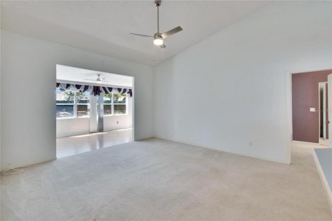 Condo in Sun City Center, Florida, 2 bedrooms  № 1583755 - photo 17