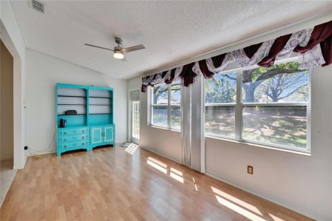 Condo in Sun City Center, Florida, 2 bedrooms  № 1583755 - photo 21
