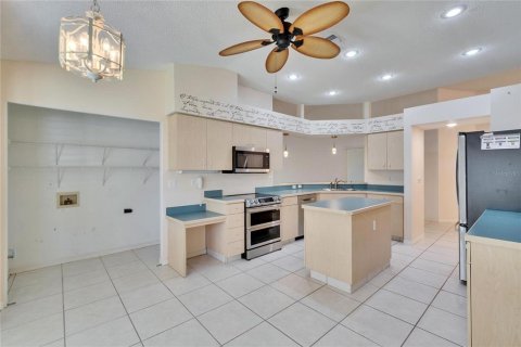Condo in Sun City Center, Florida, 2 bedrooms  № 1583755 - photo 11