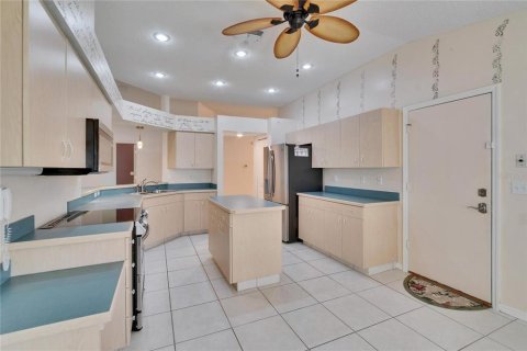 Condo in Sun City Center, Florida, 2 bedrooms  № 1583755 - photo 12