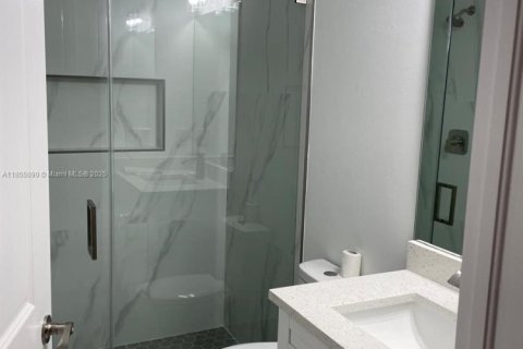 Снять в аренду виллу или дом в Лихай-Эйкерс, Флорида 3 спальни, 111.48м2, № 1962917 - фото 6