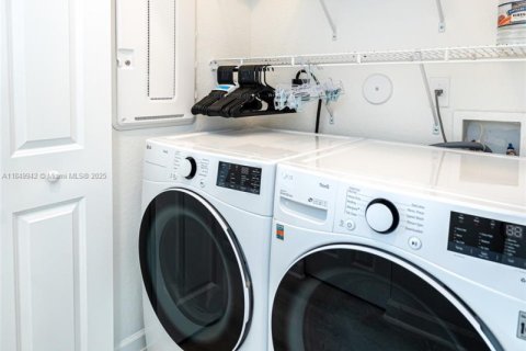 Townhouse in Homestead, Florida 3 bedrooms, 157.47 sq.m. № 1961845 - photo 23