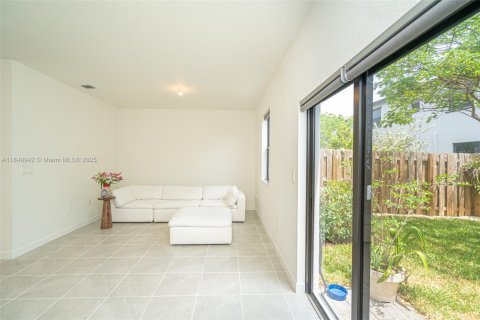 Townhouse in Homestead, Florida 3 bedrooms, 157.47 sq.m. № 1961845 - photo 10
