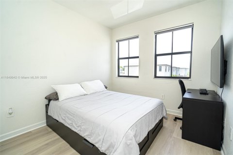 Townhouse in Homestead, Florida 3 bedrooms, 157.47 sq.m. № 1961845 - photo 24