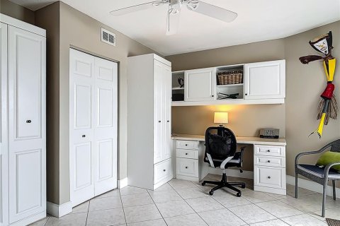 Condo in Daytona Beach Shores, Florida, 3 bedrooms  № 1782556 - photo 10