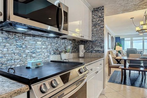 Condo in Daytona Beach Shores, Florida, 3 bedrooms  № 1782556 - photo 3