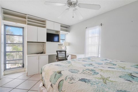 Condominio en venta en Saint Pete Beach, Florida, 1 dormitorio, 52.03 m2 № 1308418 - foto 23