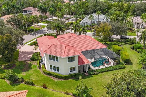 Villa ou maison à vendre à Lakewood Ranch, Floride: 3 chambres, 388.15 m2 № 2389248 - photo 2